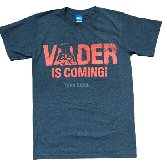 Star Wars Darth Vader Is Coming Dark Gray Y2K T-Shirt Men's Size Small - Picture 1 of 7